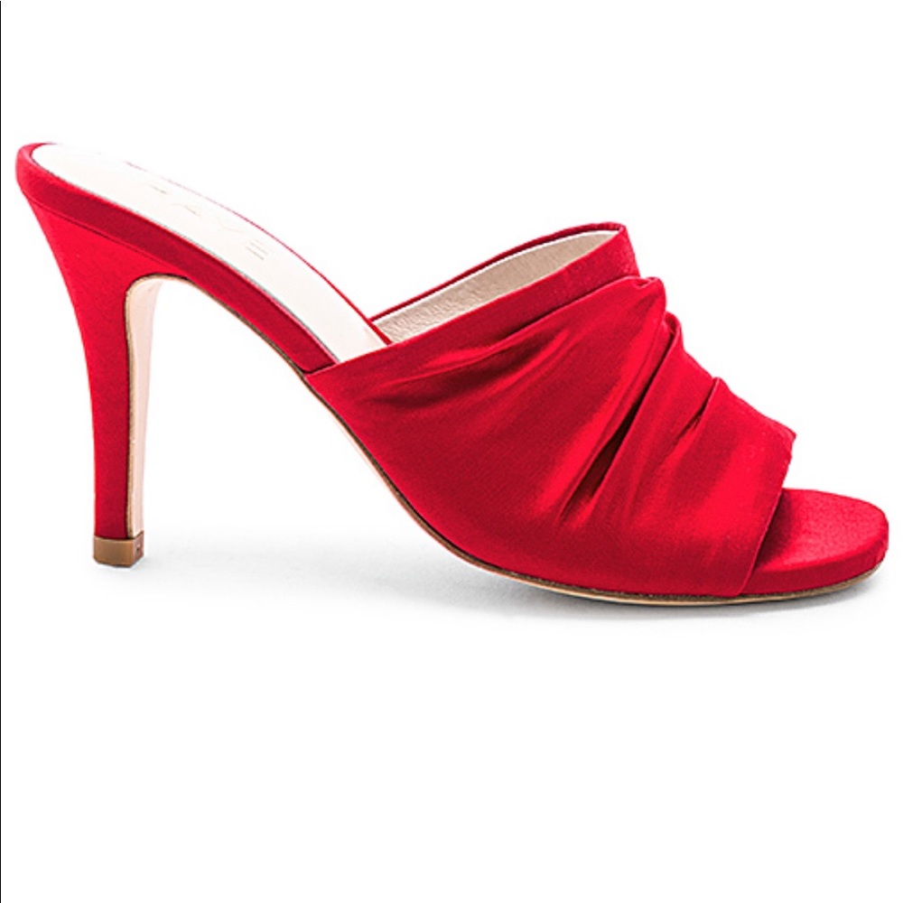 Raye Holt Heel